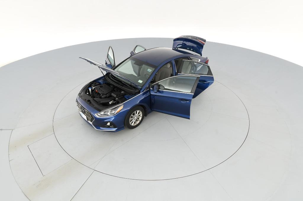 2019 Porsche Cayenne Base's photo